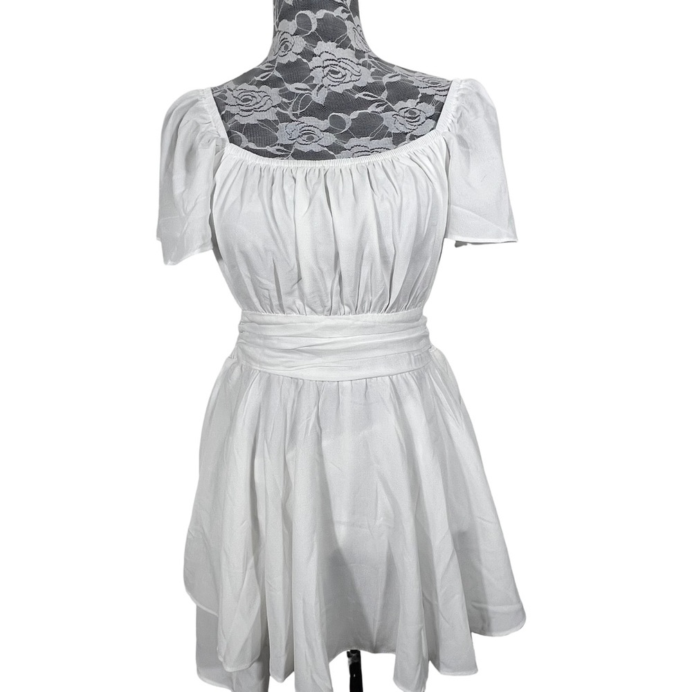 Exlura White Romper Short Sleeves Tie Back Layered Bottom Size Medium  NWT